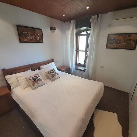 Czarina Cabin הבקתה הקיסרית והדירה הקיסרית Czarina Apartment Caesarea Ngoại thất bức ảnh